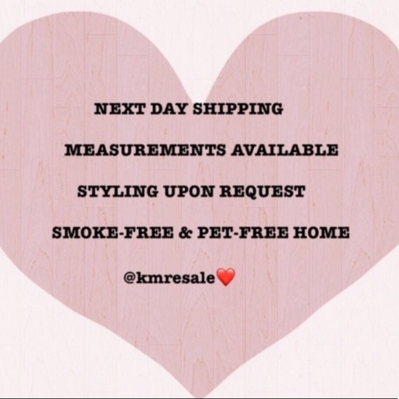 J.O.A Velvet Short Romper Size Medium - Picture 6 of 7